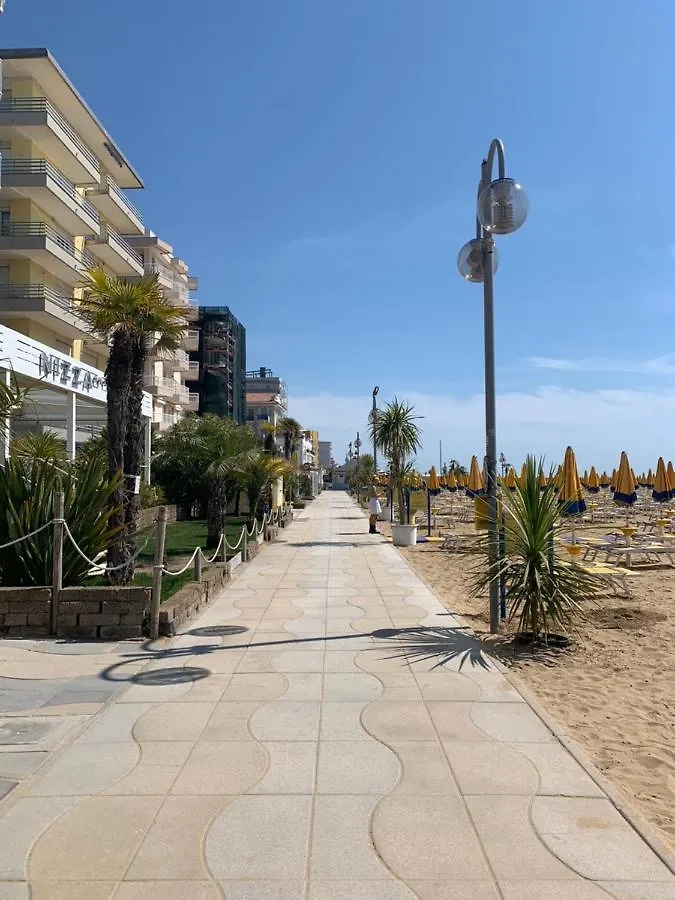 Jesolo Design Apartments - New 2025 - Central Near The Beach 0*, Lido di Jesolo